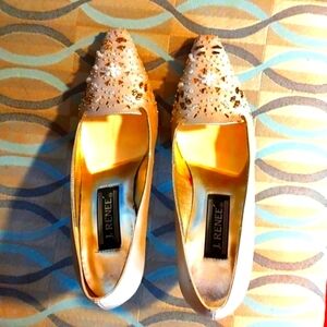 VINTAGE gold, beaded pointy toe, kitten heel pumps by J. Renee. Size 7. CLEAN!